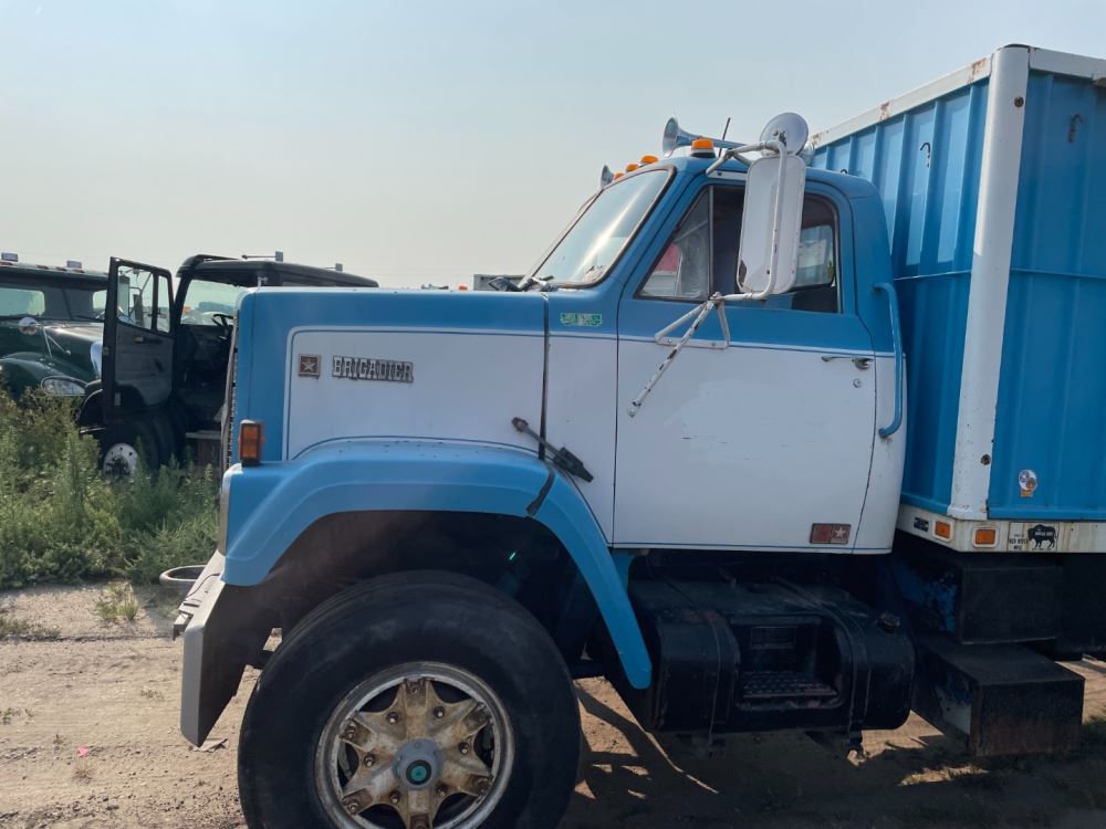 Used Universal GM/Chev (HD) BRIGADIER Cab for sale Winger Minnesota