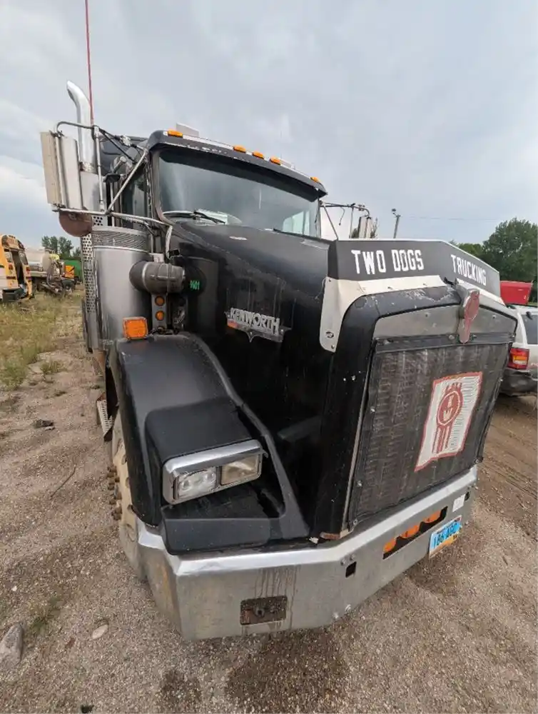 Used 1996 Kenworth Glider Grille for sale Winger Minnesota United