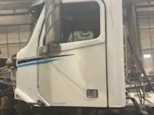 Used 2006 Freightliner COLUMBIA Cab (Stock #295463688)) Part Image