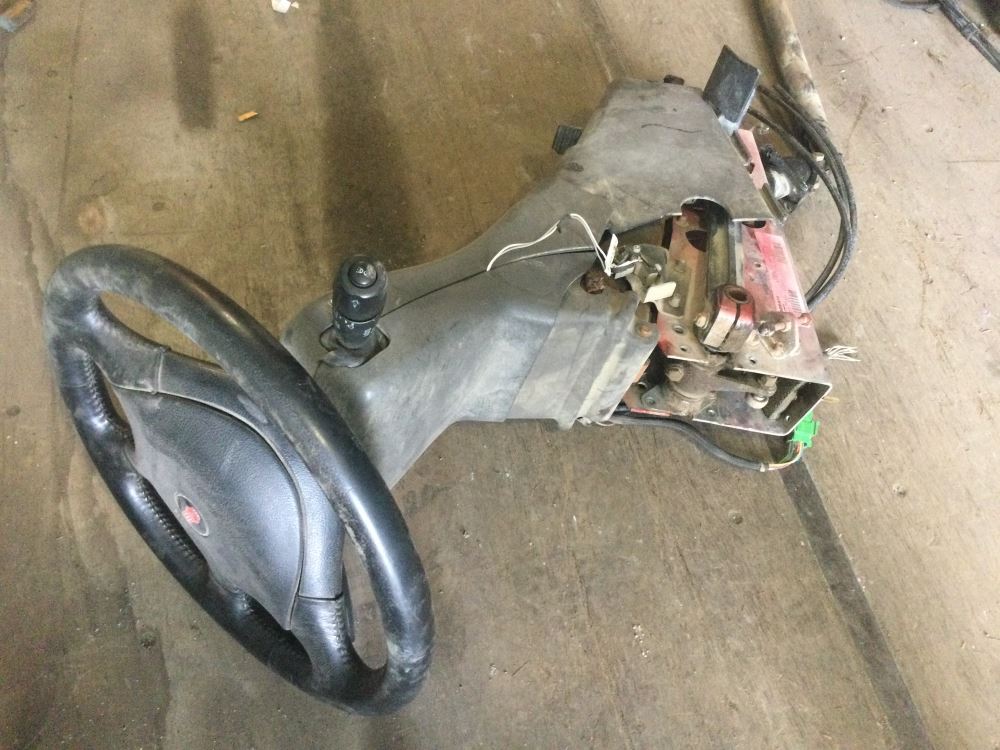 2014 KENWORTH W900 (Stock H3039) Steering Wheels TPI