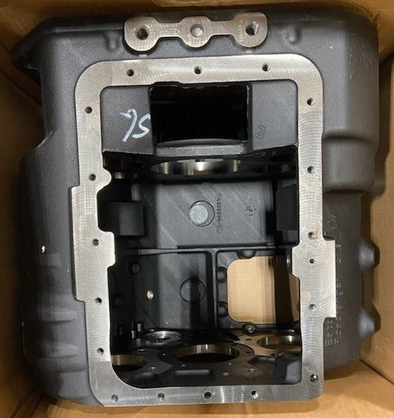 New Eaton/Fuller RTLO18918B Transmission Case for sale Edmonton