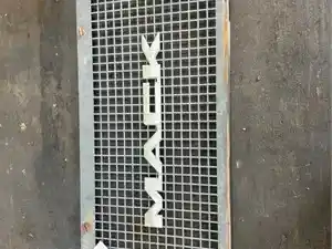 Used 2007 MACK LE613 Grille (Stock #26350)) Part Image