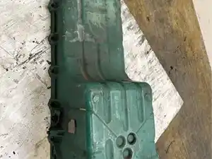 Used 9999 VOLVO Oil Pan (Stock #26473)) Part Image