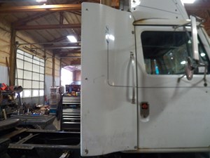 Used 1990 International 8100 Cab Fairing (Stock #323295-16)) Part Image