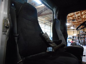 Used 1991 Peterbilt 377 Seat (Stock #308596-17)) Part Image