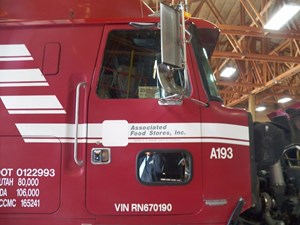 Used 1993 Volvo VN Door (Stock #670190-8)) Part Image