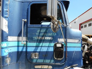 Used 1994 Freightliner FLD Door (Stock #432477-8)) Part Image