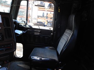 Used 1994 Freightliner FLD Seat (Stock #432477-16)) Part Image