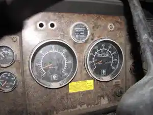 Used 1994 Kenworth W900L Instrument Cluster (Stock #638782-9)) Part Image