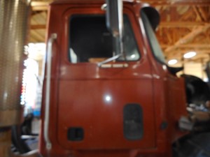 Used 1995 Mack CL700 Door (Stock #003132-7)) Part Image