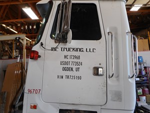 Used 1995 Volvo COE Door (Stock #725190-6)) Part Image