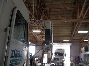 Used 1996 Freightliner FLD112 Mirror (Stock #569777-10)) Part Image