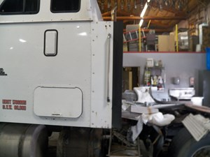Used 1997 International 9400I Sleeper Fairing (Stock #035908-15)) Part Image