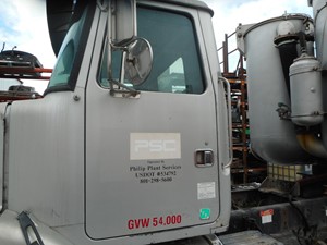 Used 1997 Volvo WG64 Door (Stock #856422-6)) Part Image