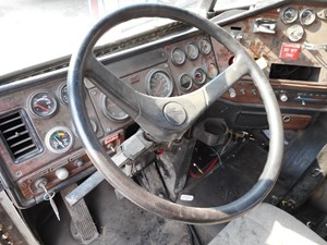 Used 1998 Freightliner FLD Steering Wheel (Stock #947975-16)) Part Image