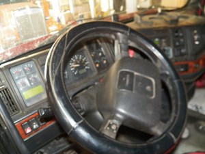 Used 1998 Volvo VNL Steering Wheel (Stock #764238-16)) Part Image
