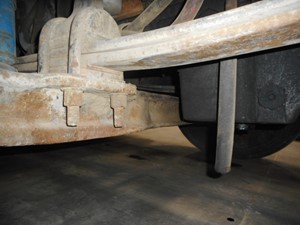 Used 2000 Freightliner FLD Front Axle, Complete (Stock #J21404-4)) Part Image