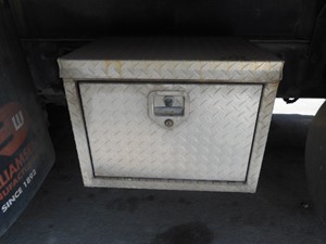 Used 2000 Peterbilt 387 Tool Box Image