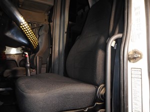 Used 2000 Volvo VNL64T Seat (Stock #259525-22)) Part Image