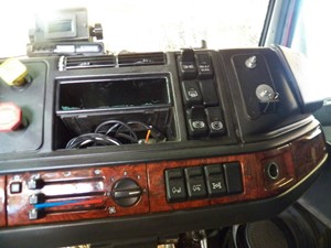 Used 2000 Volvo VNL64T660 Dash Ass'y (Stock #309857-23)) Part Image