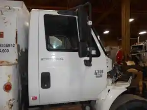 Used 2001 International 4300 Door (Stock #536952-6)) Part Image