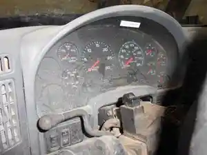 Used 2001 International 4300 Instrument Cluster (Stock #536952-10)) Part Image