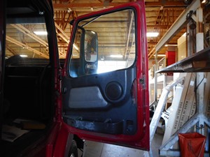 Used 2001 Volvo VNL Door (Stock #332572-8)) Part Image