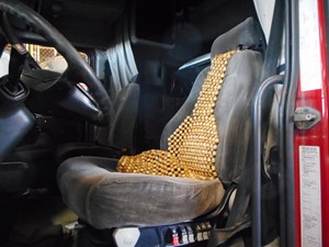 Used 2001 Volvo VNL Seat (Stock #332572-20)) Part Image