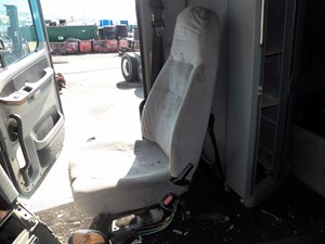 Used 2003 Freightliner CENTURY CLASS 120 Seat (Stock #KS8464-18)) Part Image