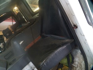 Used 2003 Freightliner CONDOR Seat (Stock #L88557-16)) Part Image