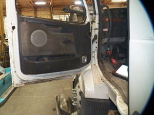 For Parts 2003 Volvo VNL630 Door (Stock #353296-2)) Part Image