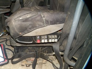 Used 2003 Volvo VNL630 Seat (Stock #353296-12)) Part Image