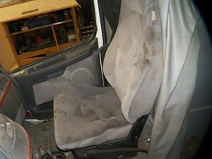 Used 2003 Volvo VNL630 Seat (Stock #353296-13)) Part Image