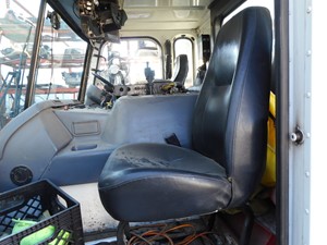 Used 2004 Freightliner CONDOR Seat (Stock #U42518-12)) Part Image