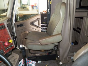 Used 2004 International 9400I Seat (Stock #031198-21)) Part Image