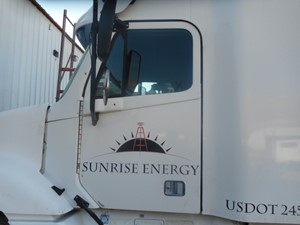Used 2005 Freightliner CENTURY CLASS Door (Stock #V22328-6)) Part Image
