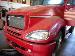 Used 2005 Freightliner COLUMBIA 120 Hood (Stock #W2405-13)) Part Image