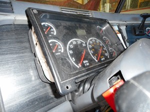 Used 2005 Freightliner COLUMBIA 120 Instrument Cluster (Stock #W2405-19)) Part Image