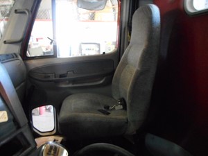 Used 2005 Freightliner COLUMBIA 120 Seat (Stock #W2405-23)) Part Image