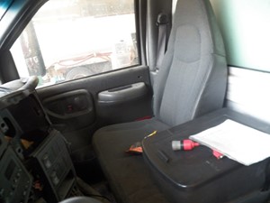 Used 2005 GMC C7500 Seat (Stock #524425-17)) Part Image