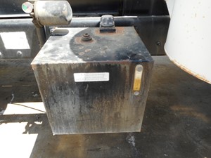 Used 2005 Sterling ACTERRA Hydraulic Tank (Stock #U85027-13)) Part Image