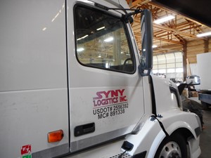 Used 2005 Volvo VNL 780 Door (Stock #399176-8)) Part Image