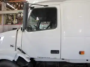 Used 2005 Volvo VNL Door (Stock #404383-5)) Part Image