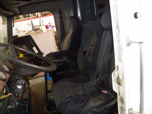 Used 2000 Freightliner FLD Seat (Stock #H79309-19)) Part Image