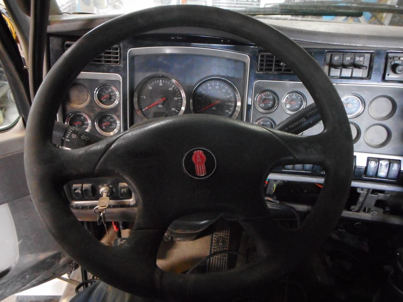 2006 Kenworth T800B (Stock 16193814) Steering Wheels TPI