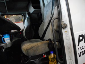 Used 2006 Volvo VN Seat (Stock #438573-21)) Part Image
