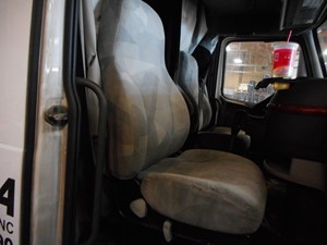 Used 2006 Volvo VN Seat (Stock #438573-22)) Part Image