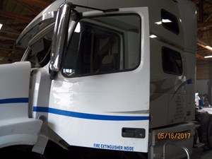 Used 2006 Volvo VNL Door (Stock #440494-6)) Part Image