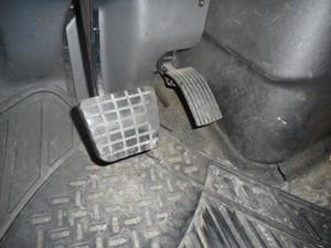 Used 2008 International DuraStar 4400 Throttle Position Sensor (Stock #689630-17)) Part Image