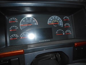 Used 2008 Volvo VNL Instrument Cluster (Stock #271089-13)) Part Image